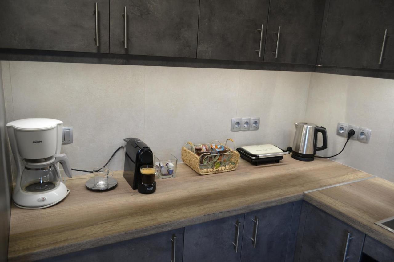 "Stergiou Luxury Apartments" Με Κοινη Πισινα Saronida Ngoại thất bức ảnh